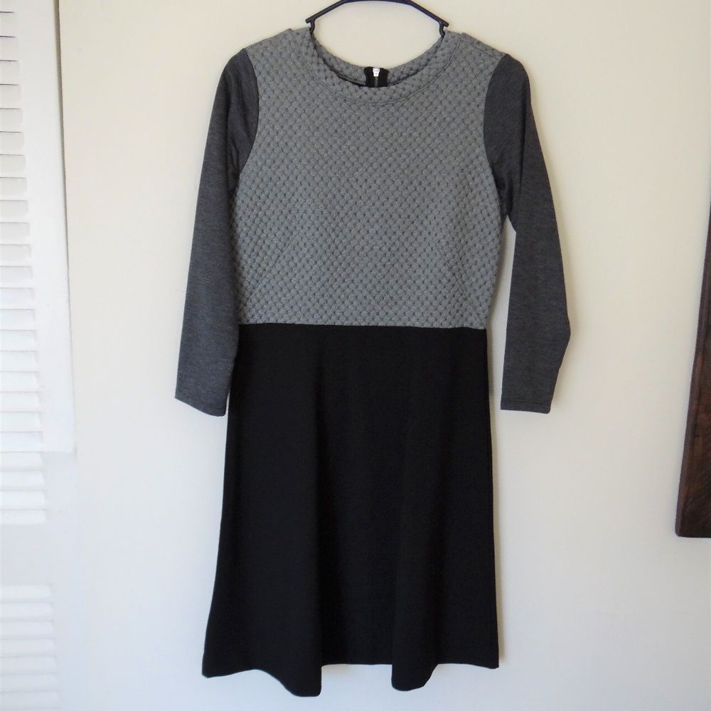 LOFT DRESS - Picture 3 of 8